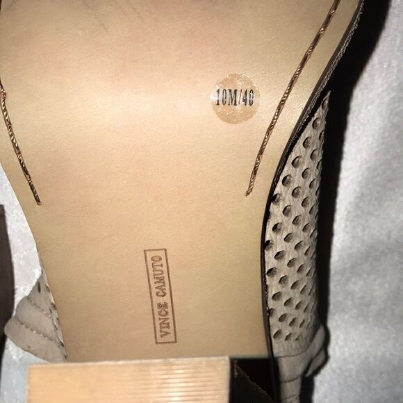 Vince Camuto Kensa peep toe heels bootie Sz 10M FIRM on PRICE - Picture 7 of 7